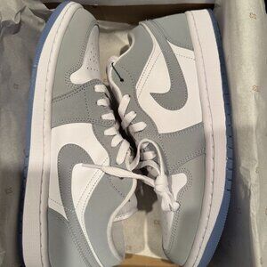 BRAND NEW JORDAN 1 LOW WOMEN'S